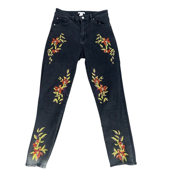 H&M - size 8 skinny jeans- frayed ends- floral embroidery- boho- black pants - Picture 1 of 8